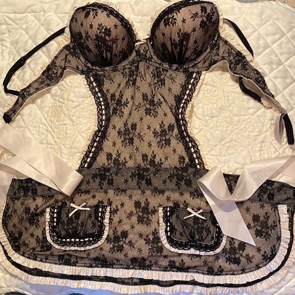 Victoria’s Secret French Maid lingerie (34B)